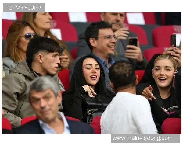 前绯闻对象扬言挑战亚马尔女友称两人难撑圣诞节