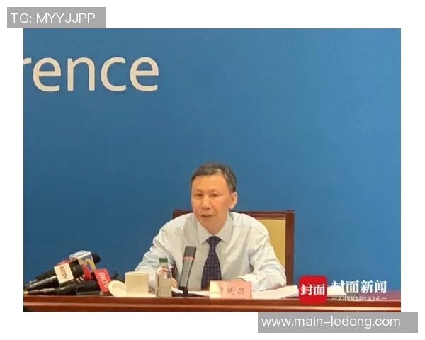 李平康无怨无悔支持球迷潘硕期望社会给予帮助减轻家庭负担