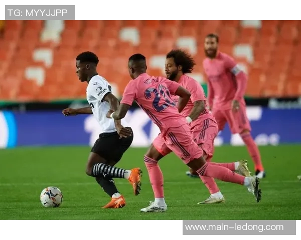 巴西足球历史性失利马塞洛痛心称如同噩梦国家级耻辱难以忘怀