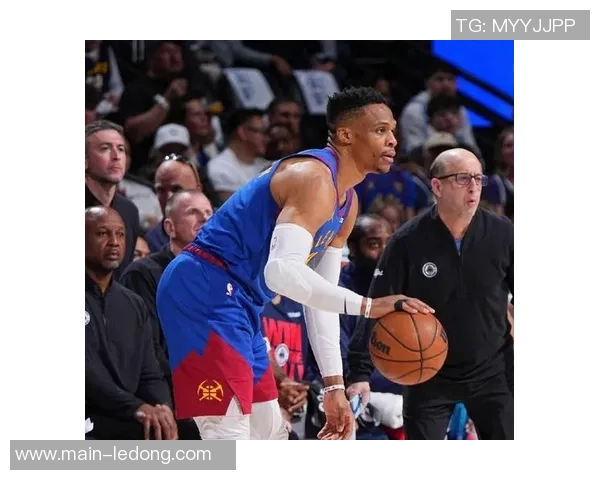 阿德尔曼谈辛普森上场决定职业球员应具备的态度与责任感 阿德尔曼谈辛普森上场决定职业球员应具备的态度与责任感