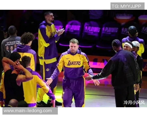 东眉交易一周年湖人客战尼克斯的巧合与回顾