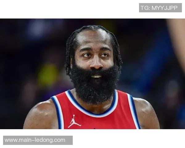 哈登训练后坚持加练超一小时展现职业精神与拼搏态度